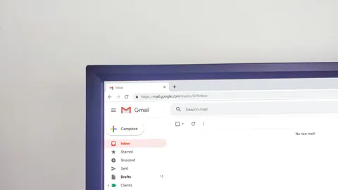 WhatsApp y el correo electrónico como pruebas